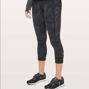 Lululemon Pace Rival Crop 22”Incognito Camo